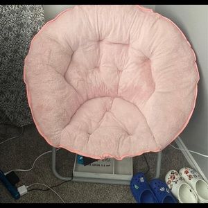 Round chair